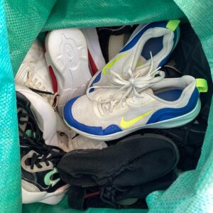 ZAPATILLAS 40 UNIDADES APROX