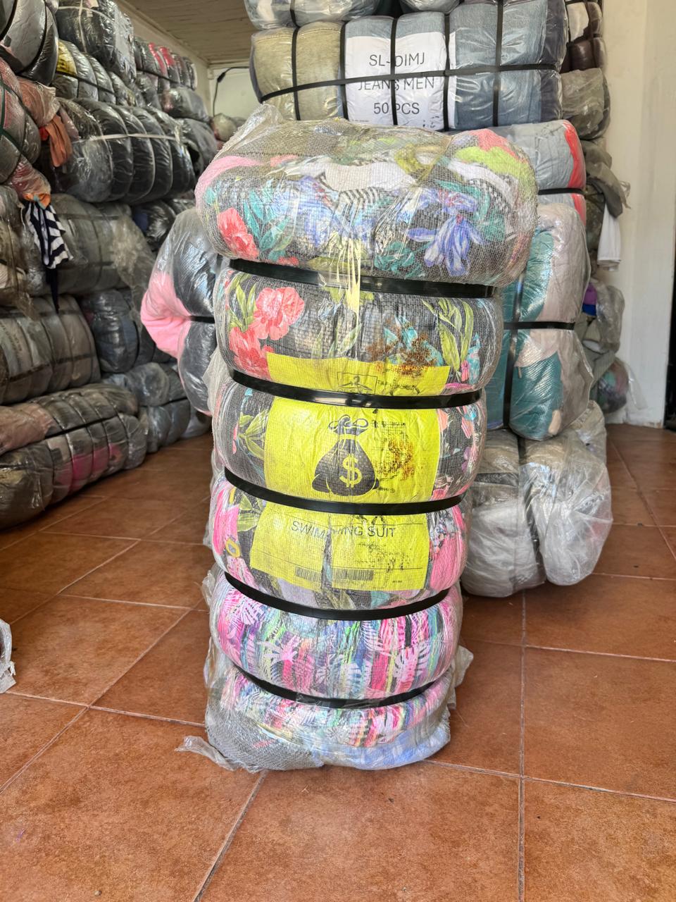 fardo traje de baño surtido 1era 45kg bikinis y una pieza