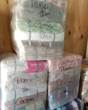 fardo de ropa nueva de paños de cocina