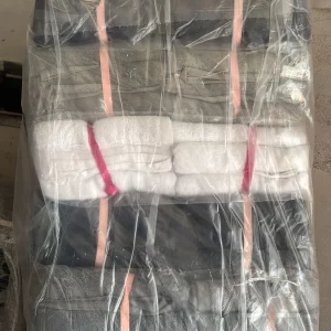 fardo de ropa nueva de toalla mano