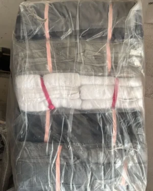 fardo de ropa nueva de toalla mano