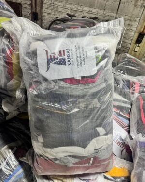 POLERON CON CIERRE Y CORTAVIENTO MARCA HOMBRE PREMIUM 50UND