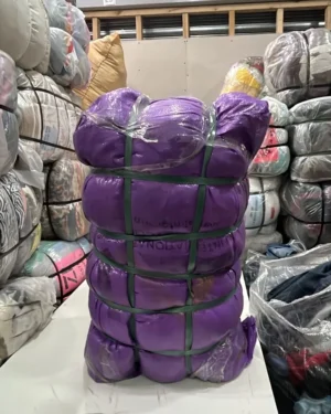 Fardo de cortinas 1era de 40 kg de ropa americana - Importadora Kansas