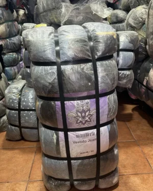 Fardo de vestido de jeans 1era de 45 kg de ropa americana - Importadora Kansas