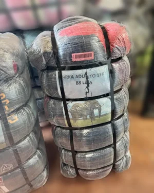 Fardo de parkas adulto mixta primera 40 kg - Importadora Kansas